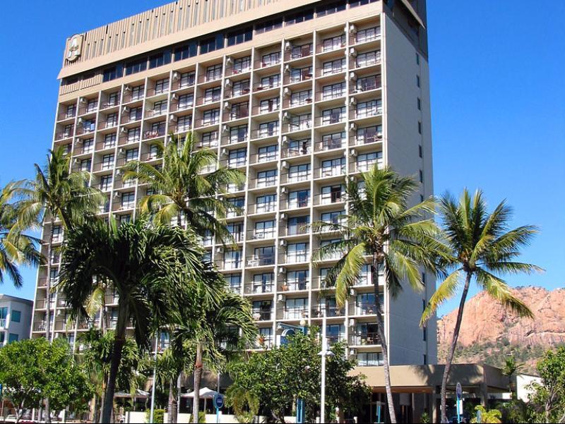 Aquarius On The Beach Townsville Exterior photo