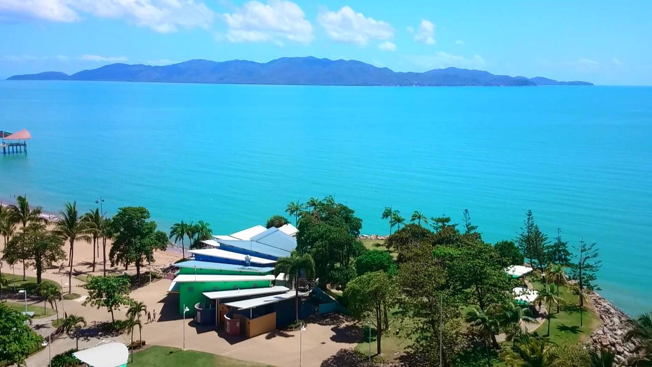 Aquarius On The Beach Aparthotel Townsville Exterior photo