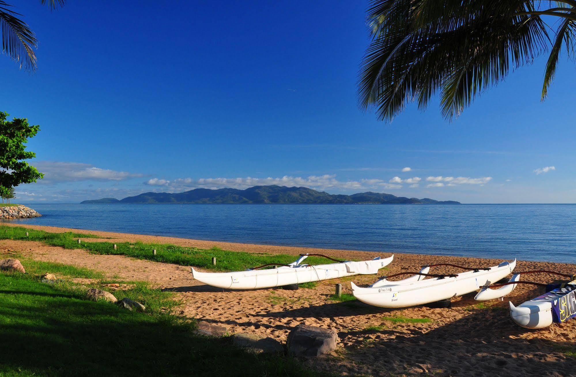 Aquarius On The Beach Townsville Exterior photo
